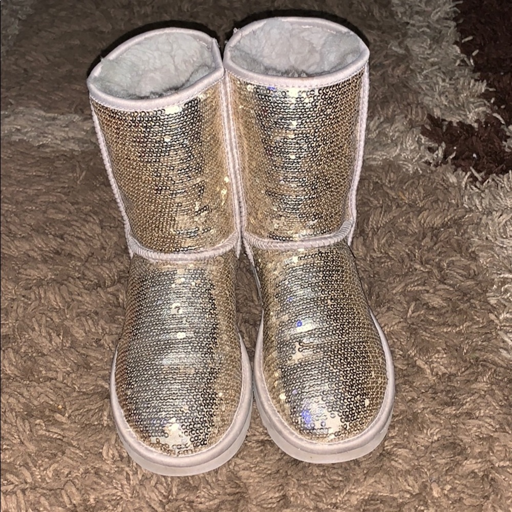 Women’s ugg size 6